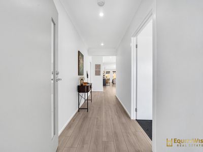 6 Sparland Street, Manor Lakes