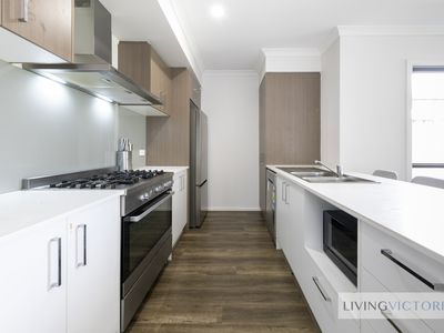 7 Benson Drive, Werribee