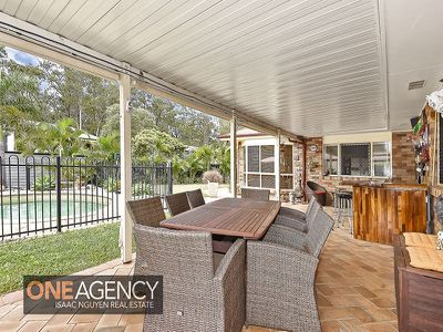 42 Glasshouse Cr, Forest Lake