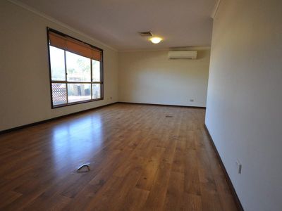 9 Kurrawan Way, Newman