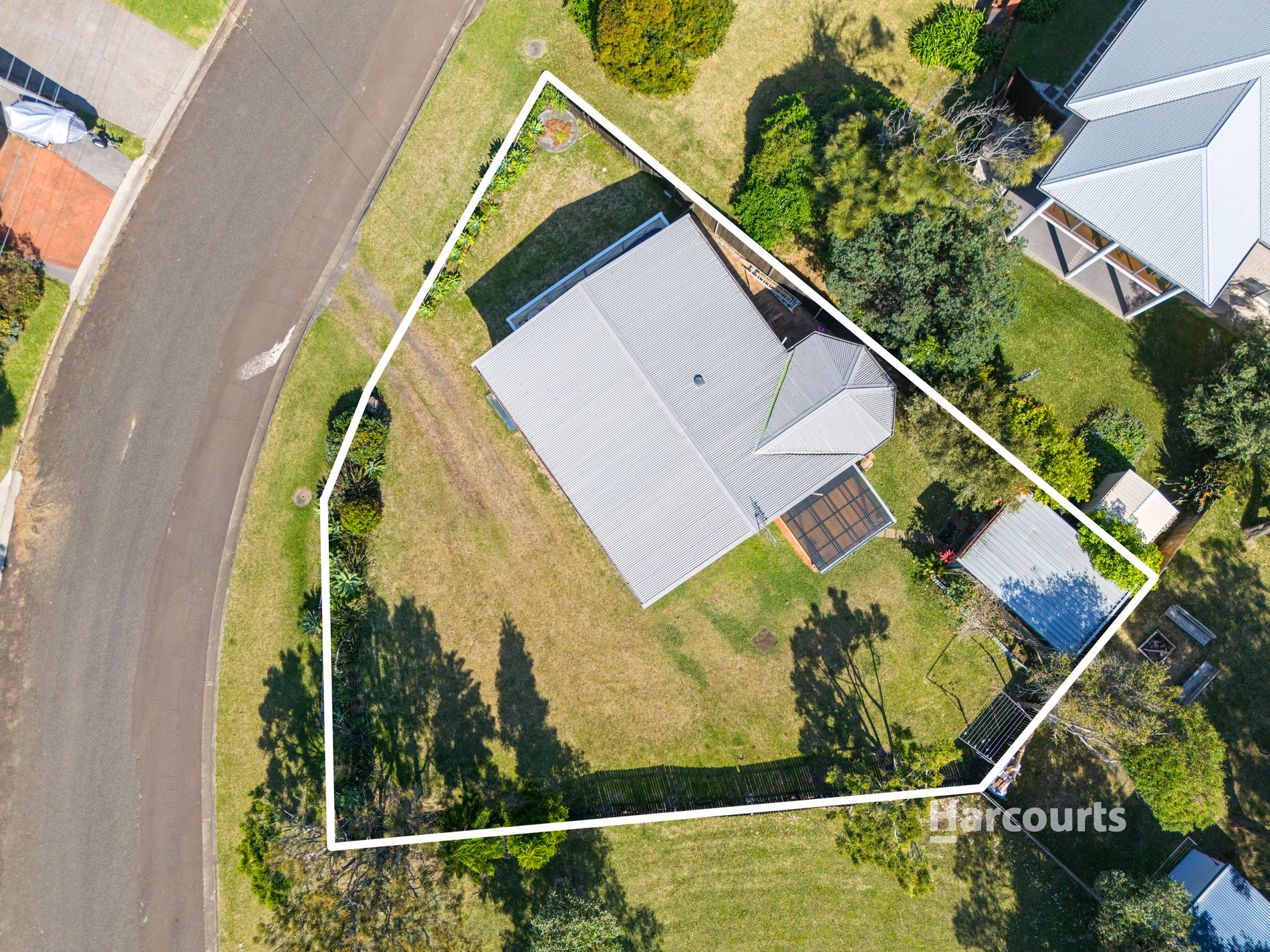 56 Sunset Strip, Manyana