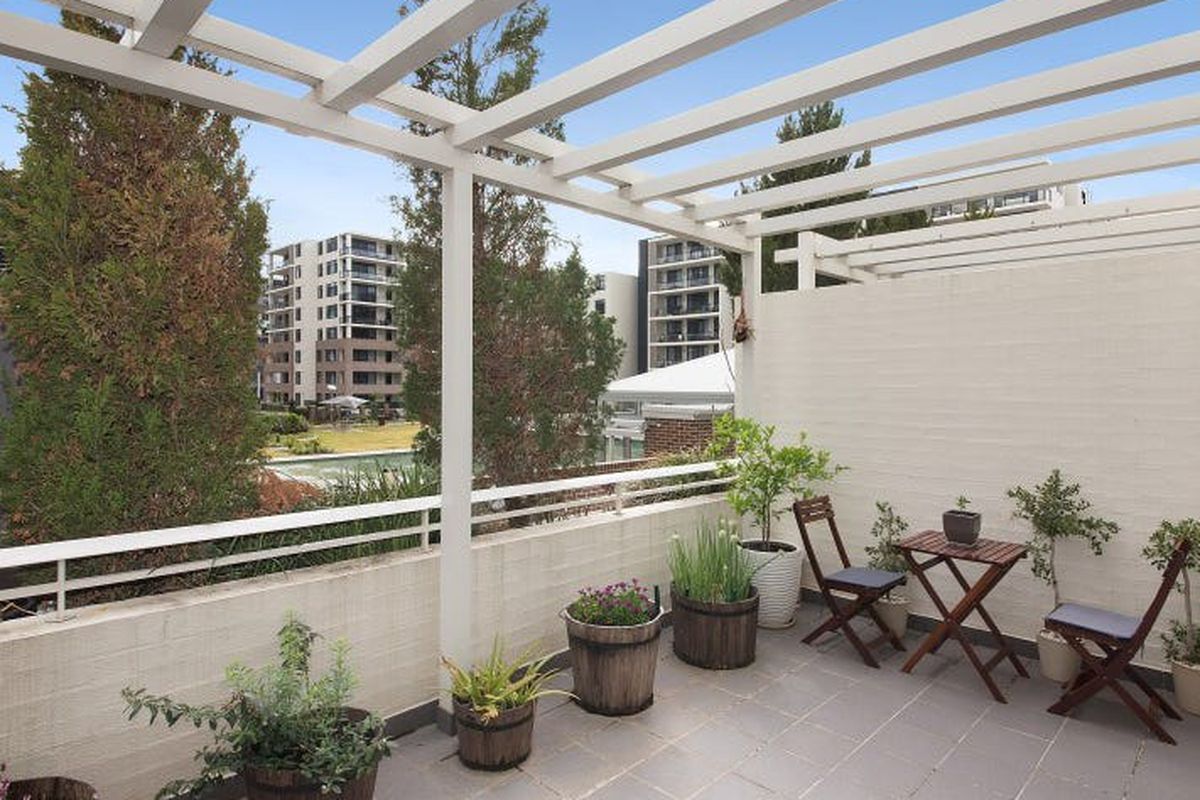 114 / 3  Stromboli Strait , Wentworth Point