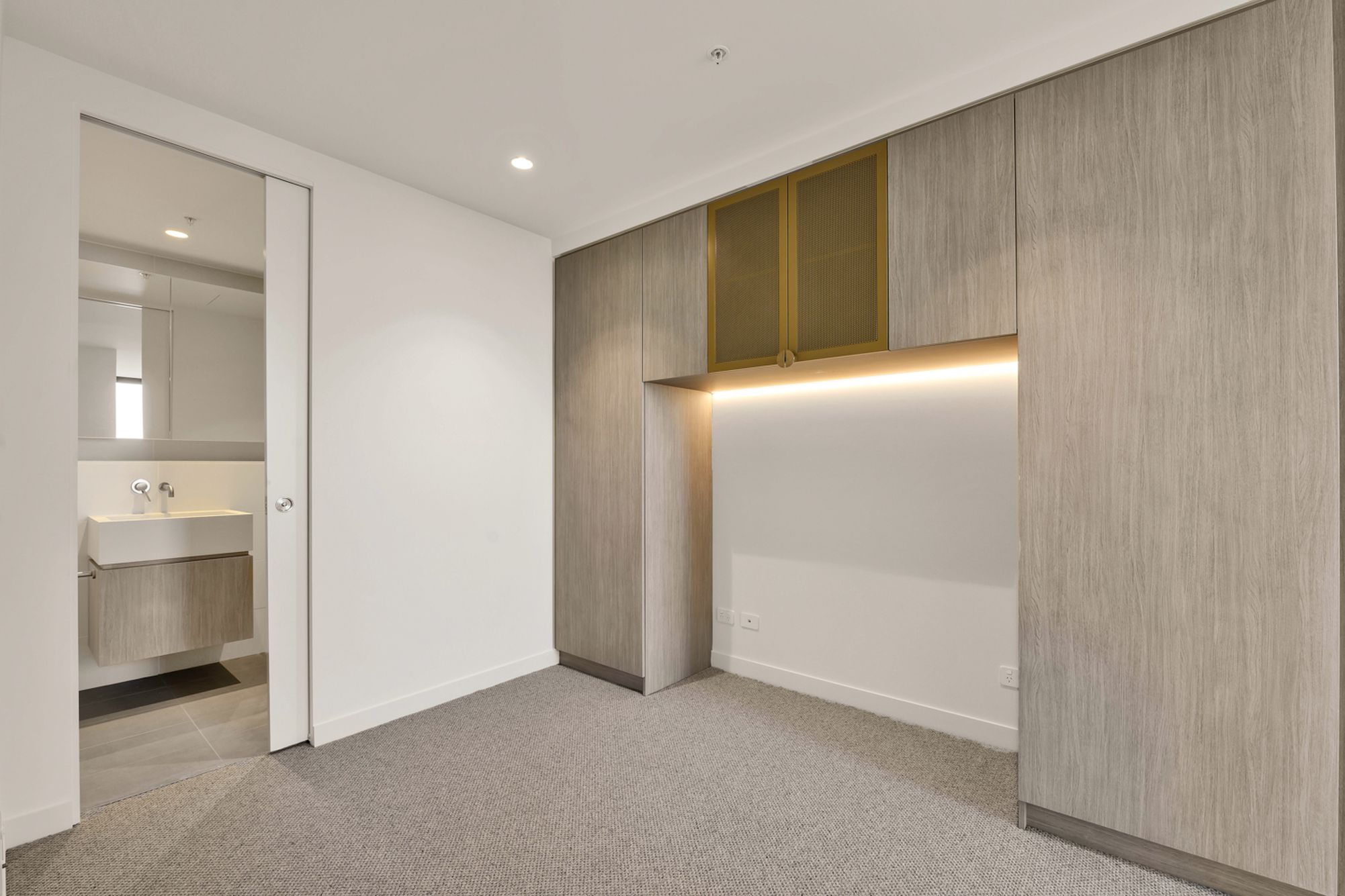 2706 / 17 Austin street, Adelaide