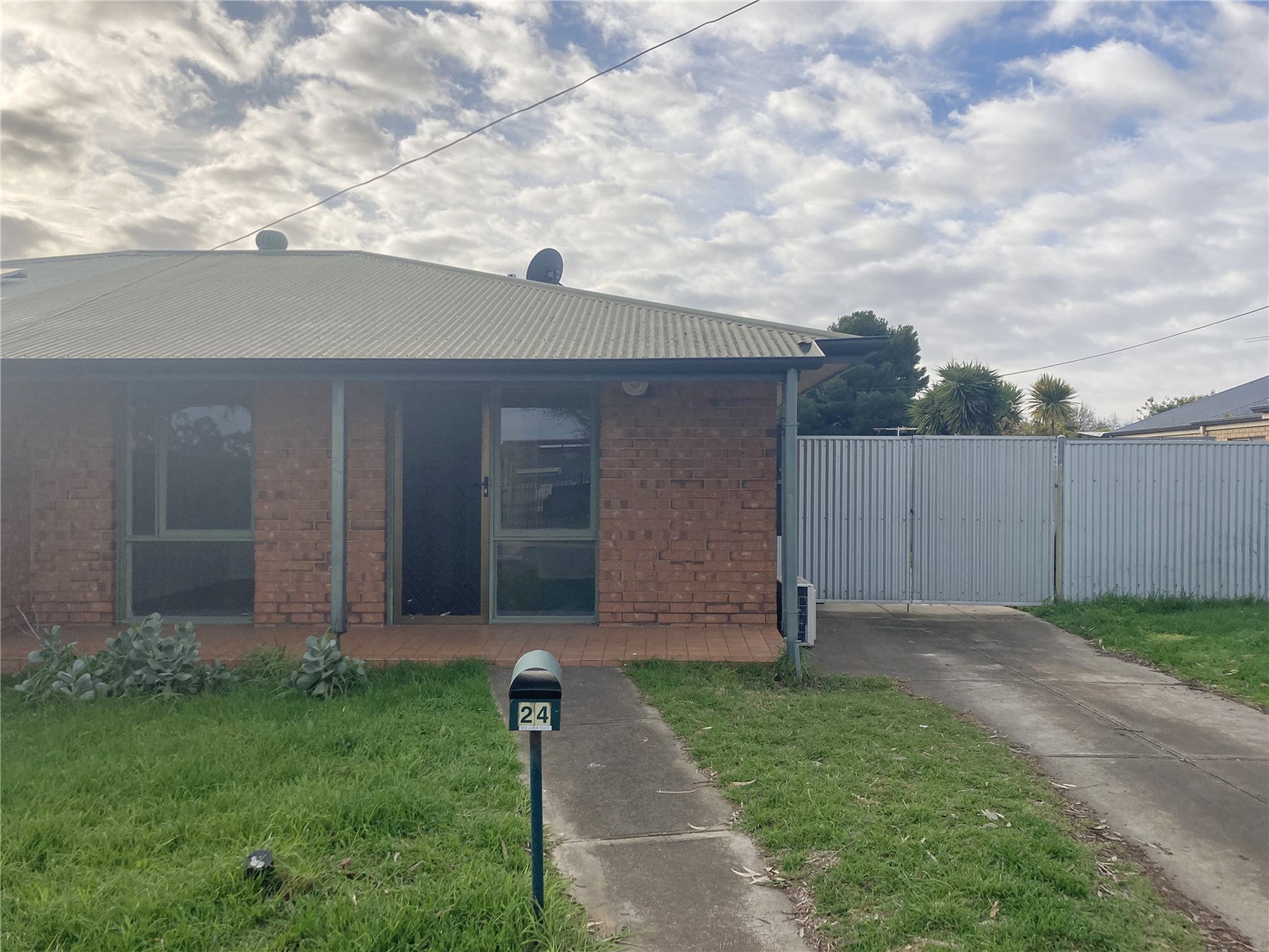 24 Railway Terrace, Kilburn