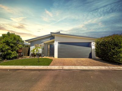 5 Sommerset Drive, Atherton
