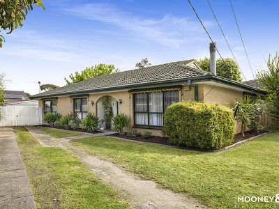 8 Cochrane Street, Cranbourne