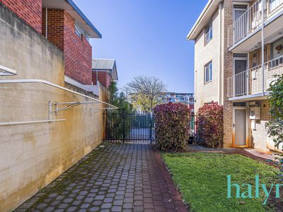 24 / 12 Wright Street, Perth