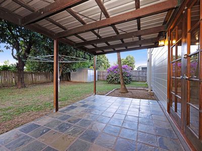 32 Gouldian Avenue, Condon