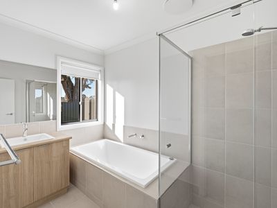 24 Sandalwood Street, Wangaratta
