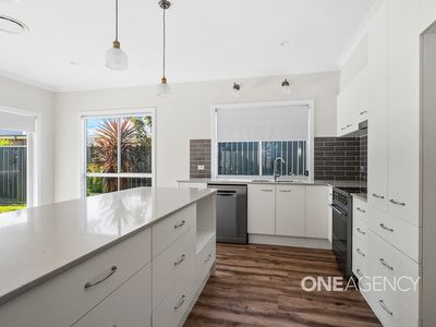 * Bayswood, Vincentia