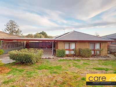 35 Oaktree Drive, Hampton Park