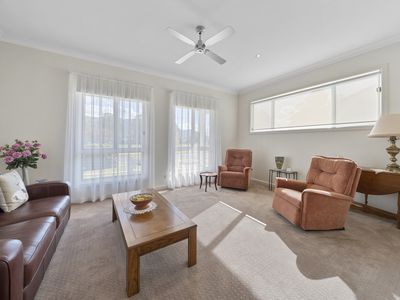 8 Lakeside Avenue, Mount Beauty