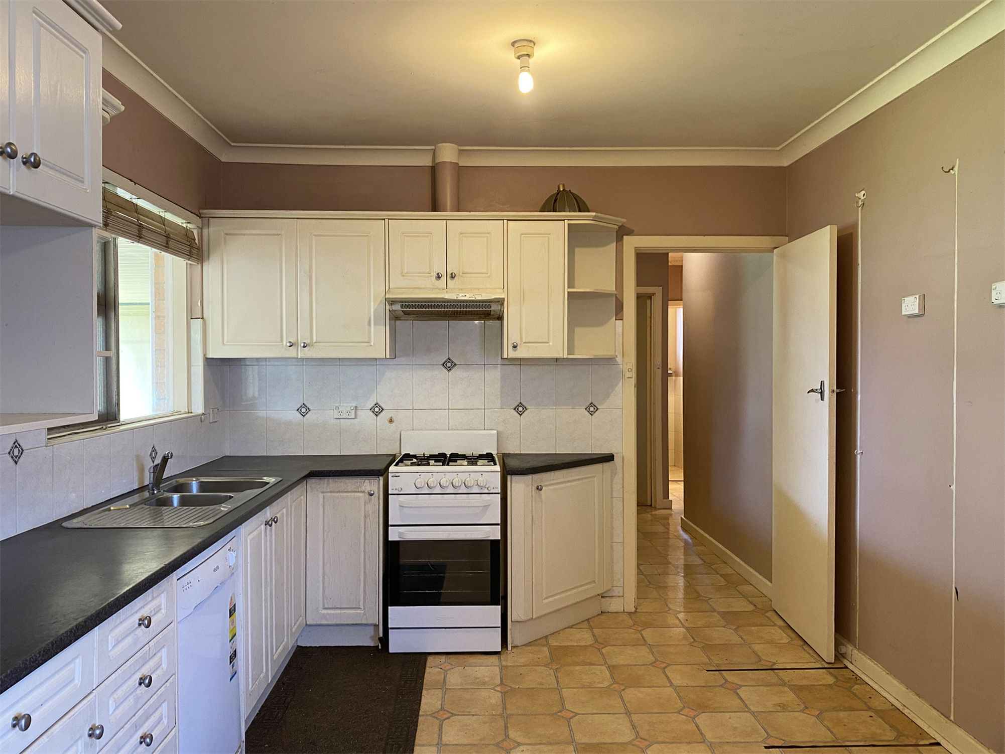 31 Oakleigh Road, Marion