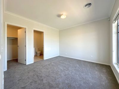 3 Minoa Rd, Manor Lakes