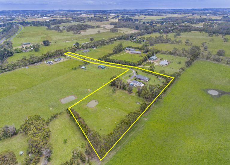 24 Tully Lane, Bolwarra