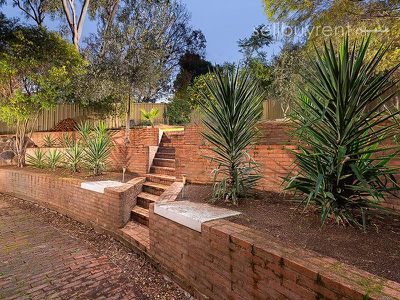 3 VISTA COURT, Bellbridge