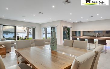 12 Gordon Avenue, Summerland Point