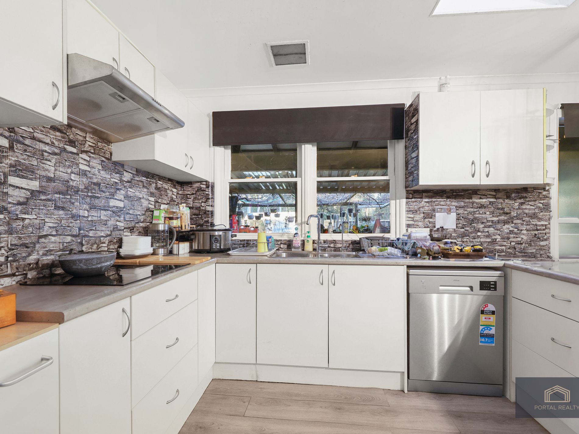 570-578 Middle Road, Greenbank