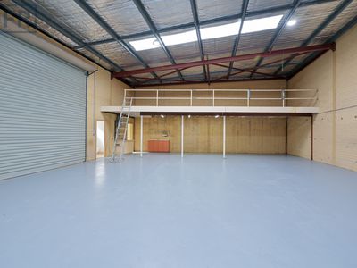 1 / 7 Geelong Court, Bibra Lake