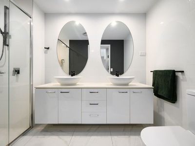 31210 / 5 Harbourside Court, Biggera Waters