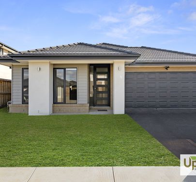 12 champion street, Clyde North