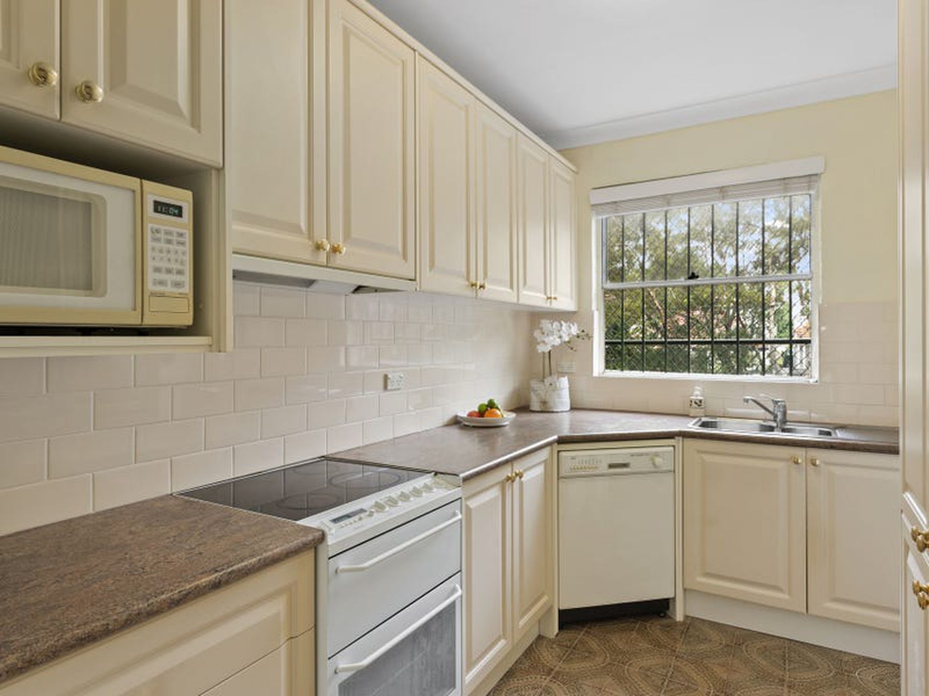 8 / 211-221 Old South Head Road, Bondi
