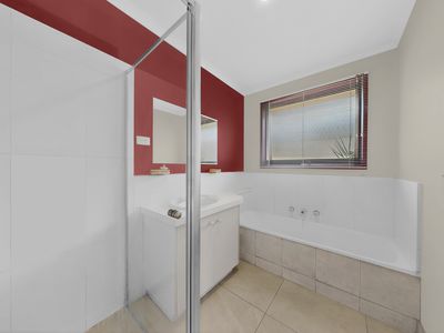 66 Huntington Drive, Hampton Park