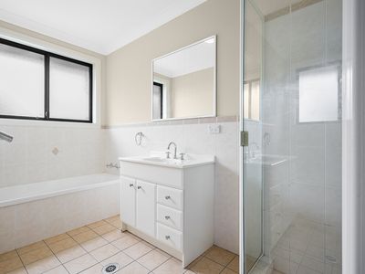 1 / 5 Figtree Crescent, Figtree