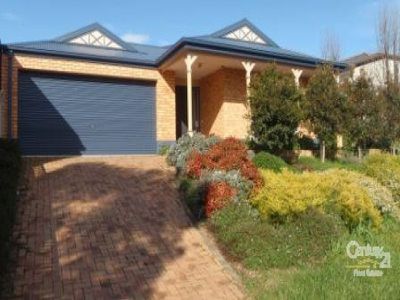 19 Weathertop Way, Cranbourne East