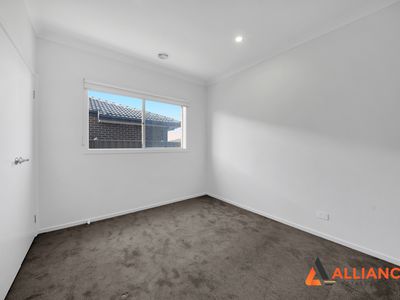 10 Nitre Street, Manor Lakes