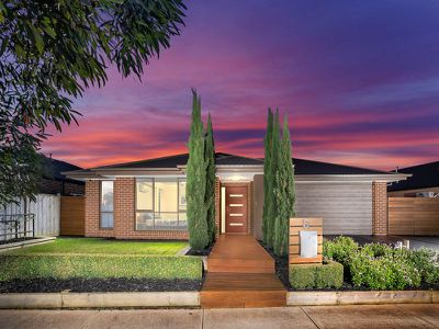 8 Malmesbury Road, Cranbourne North