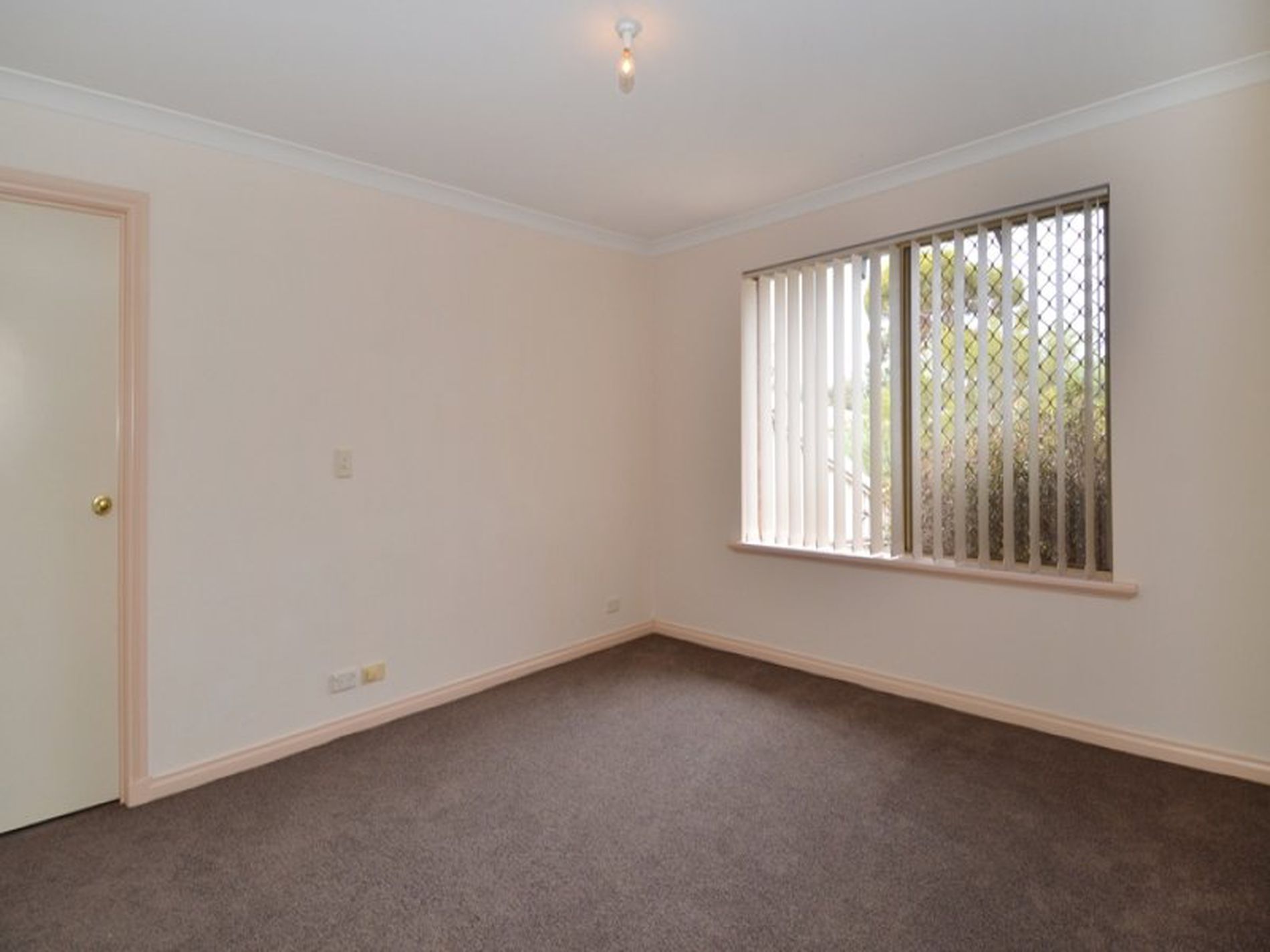 8A Siberia Close, Hannans