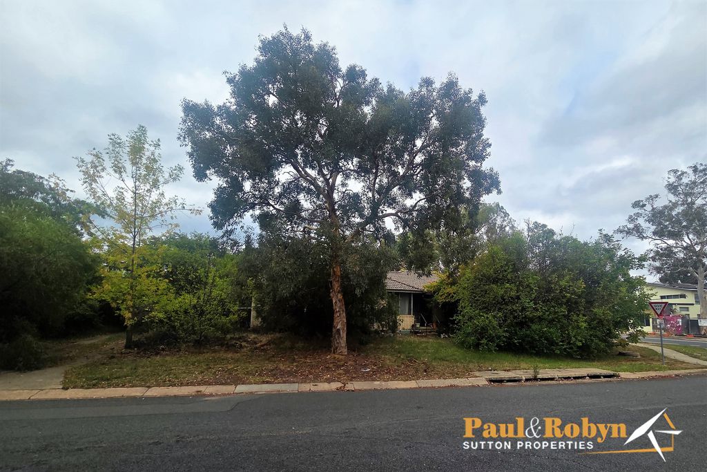 2 Bokhara Circuit, Kaleen