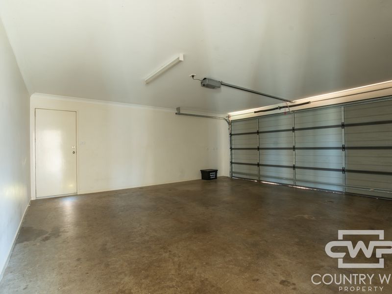 48 Manse Street, Guyra