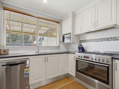 6 Brett Court, Sale