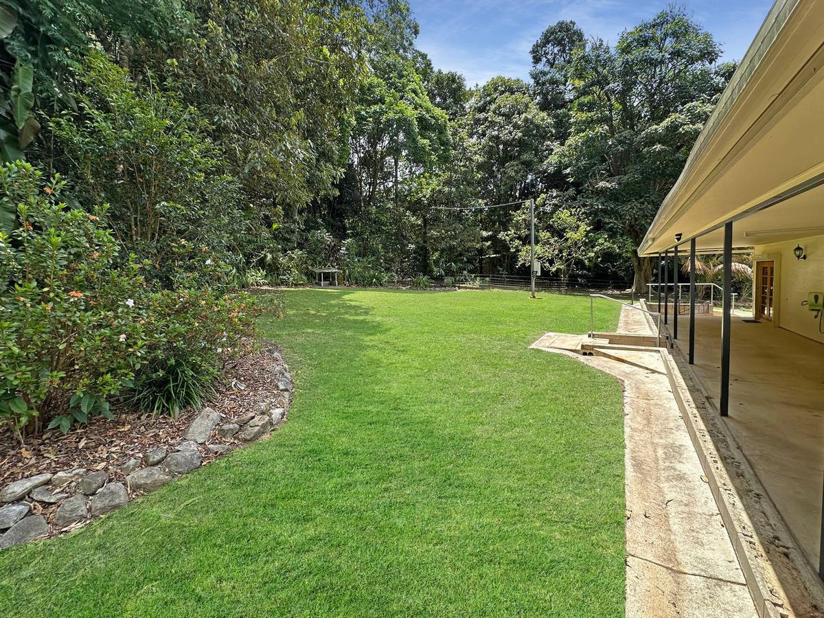 164 Carrington Road, Atherton