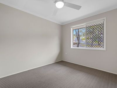 6 Essex Court, Bellbird Park