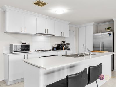 34b Moonlight Court, Huntingdale