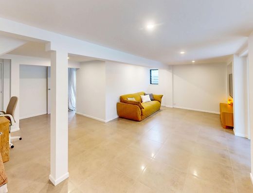 A Hidden Tewantin Gem with Space to Inspire image 20