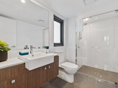 129 / 172 Railway Parade, West Leederville