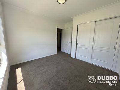 40 Fountain Circuit, Dubbo