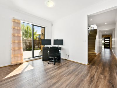 2 Quintino Walk, Clyde North