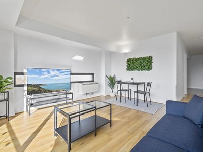 1324 / 572 St Kilda Road, Melbourne
