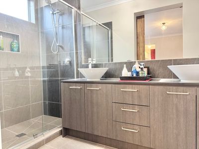 52 Butterscotch Esplanade, Manor Lakes