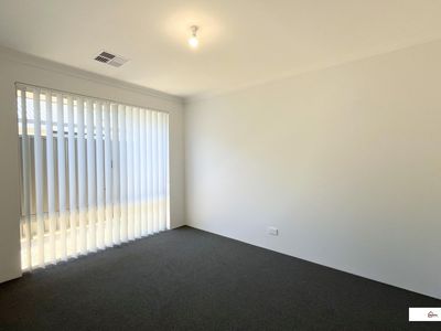 3 Kenton Way, Ravenswood