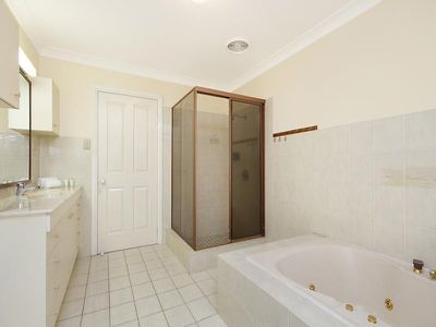13 Lillian Court, Rochedale South