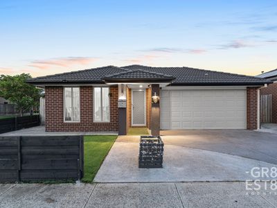 72 Aquatic Drive, Cranbourne West