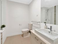 4 / 37 Azure Way, Hope Island