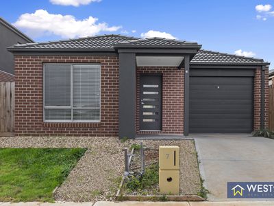 7 Salinga Drive, Werribee