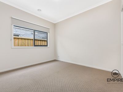 17 Orleana Way, Clyde North